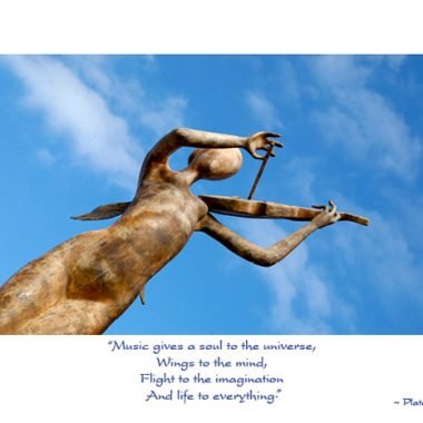 MS-105 Violin Player